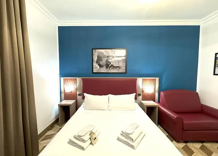 The Five Oscars Inn